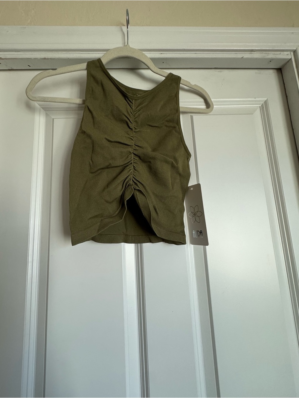 New Aura M / L Medium Large Solid Olive Green Thin Ribbed Sleeveless Fitted Top